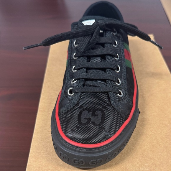 Gucci Tennis Shoes - Picture 2 of 16